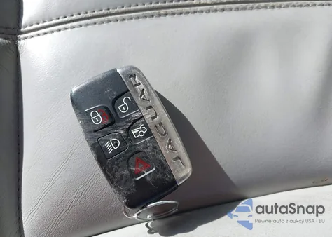 2013 Jaguar Xj z USA, uszkodzony, nr VIN SAJWJ1CD7D8V52714